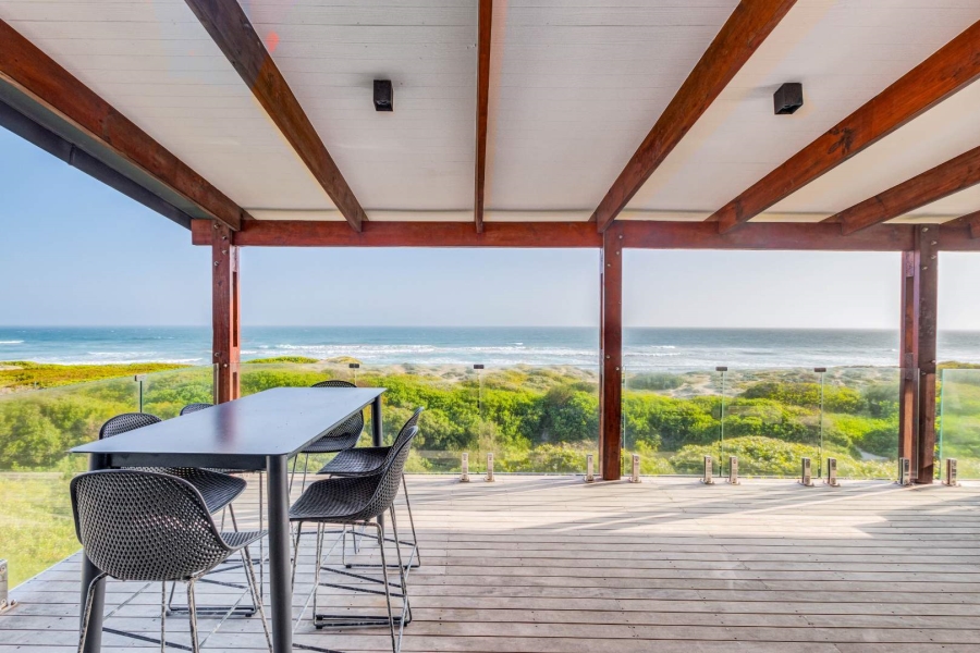 5 Bedroom Property for Sale in Myoli Beach Western Cape